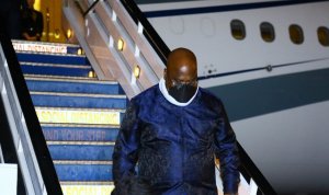 Perezida Tshisekedi aragirana ibiganiro n'imitwe ibangamiye umutekano wa Congo mbere yo kuyirwanya 