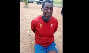 Umugabo yibye imodoka itwara abanyeshuri kugira ngo agarure umugore wamutaye kubera ubukene 