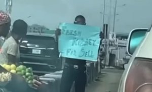 Umugabo yariwe n'inzara ajya kugurisha impyiko ku muhanda