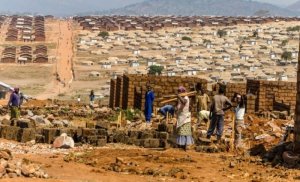 Ubwiyongere bw'impunzi z'Abanyekongo bwateje ikibazo cy'aho bacumbikirwa