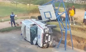 Imbangukiragutabara yarimo abarwayi yakoreye impanuka ku ishuri Imana ikinga akaboko