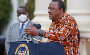 Perezida Uhuru Kenyatta yasabye ko utubari dufungura ariko amashuri yo agakomeza gufunga