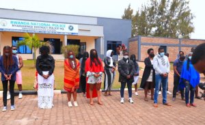 Kigali: Abantu barenga 20 Polisi yabafatiye mu birori birengagije Covid-19