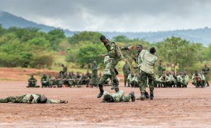 Abasirikare 302 bo mu mutwe udasanzwe wa RDF basoje amasomo akomeye barimo [AMAFOTO]
