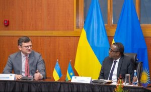 Minisitiri Dr Vincent Biruta yagiranye ibiganiro na mugenzi we wa Ukraine, Dmytro Kuleba
