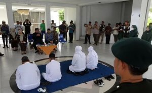 Bakubiswe inkoni nyinshi bazira gusambana batarashyingiranwa