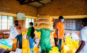 Leta izagaburira imiryango ibihumbi 210 muri Guma mu rugo//Hari abahitanwe na Covid-19 barakingiwe