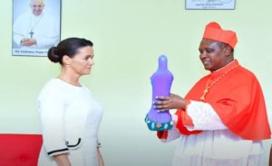 Cardinal Kambanda Yageneye Impano Perezida Wa Hungary ishingiye ku myemerere