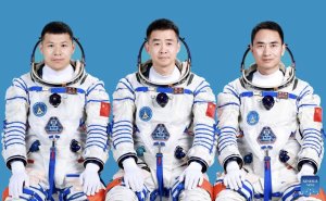 U Bushinwa bwasubitse gahunda yo gucyura Abashinwa batatu bari mu isanzure