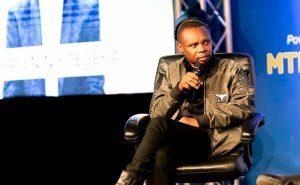 Inkuru ya Papa Sava wakinnye filime ya mbere ahembwa 2000 Frw