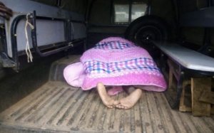 Umugabo n'umugore bafatanye ubwo bacaga inyuma abo bashakanye