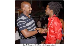 Gen Muhoozi yavuze ko we na Bobi Wine bapfa umwenda amurimo
