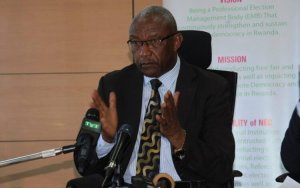 Prof Kalisa Mbanda wayoboraga NEC yahitanwe n'uburwayi