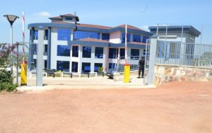 Padiri washinjwaga gusambanya umwana w'umuhungu yagizwe umwere