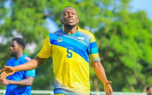 Kagere Meddie yasabye abafana bo mu Rwanda guhinduka