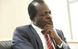 Uwabaye muri Guverinoma ya Kenya yafungiwe guca igikuba