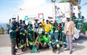 Mu kwizihiza umunsi w'Intwari, Abanyarwanda batuye muri Sénégal banakoze umuganda