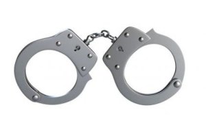 Kigali: Polisi yafashe abantu 3 ibacyekaho kwigana no gukoresha inyandiko mpimbano