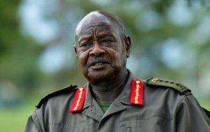 Perezida Museveni nawe yafatiye ingamba abakozi ba leta bahora mu ngendo hanze