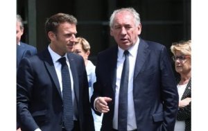 Byahishuwe ko igitutu cyatumye Perezida Macron agira François Bayrou Minisitiri w'Intebe