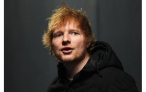 Polisi yo mu Buhinde yahagaritse igitaramo cya Ed Sheeran waririmbiraga ku muhanda