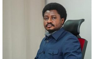 Kinshasa: Inteko yemereye Ubushinjacyaha kugeza Minisitiri Mutamba mu rukiko