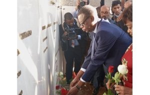 Gen (Rtd) Kabarebe yahagarariye Perezida Kagame mu muhango wo kwizihiza ubwigenge bwa Mozambique