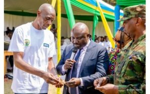 Igihugu cyatwakiriye kititaye ku bibi twakoze: Abarenga 100 bahoze mu mitwe irimo FDLR basubijwe mu buzima busanzwe