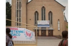 RDC: Abajura bacucuye Kiliziya, Musenyeri ategeka ko ifungwa