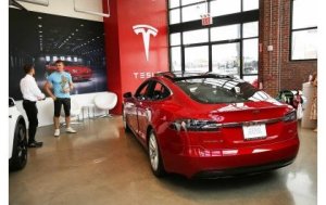 Abanyamigabane ba Tesla barinubira ko itagira umuyobozi uhoraho