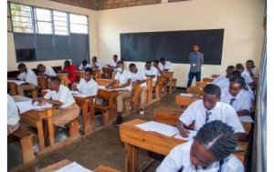 Gatsibo: Umunyeshuri yaciye ikizamini cya Leta akijugunya mu bwiherero atinya kuzabona zeru