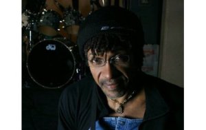 Sly Dunbar wacurangiye Bob Marley na Peter Tosh yapfuye