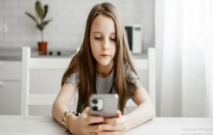 Australia: Itegeko rikumira abana ku mbuga nkoranyambaga ntirivugwaho rumwe