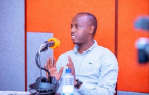 Yigeze gukora ahembwa ibihumbi 25frw , Amateka ya Sam Karenzi ubu ufite Radio ye