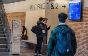 Abahungu 50 basibye ishuri bavuga ko bagiye mu mihango