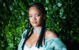Rihanna yasabye imbabazi Abasilamu kubera ikosa aherutse gukora