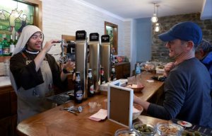 Ababikira bafunguye akabari bazajya bigishirizamo ijambo ry'Imana