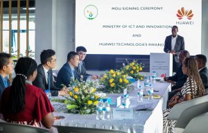 U Rwanda rwasinyanye amasezerano na Huawei yo kubakira ubushobozi urubyiruko