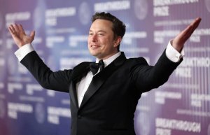Elon Musk yaba agiye kuba umuntu wa mbere utunze tiriyari y'amadolari? 