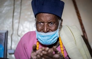 Umusaza w'imyaka 114 ari mu bakize Coronavirus nyuma y'ibyumweru 3 yakiriwe mu bitaro