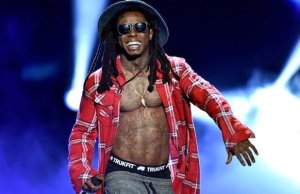 Lil Wayne arashinjwa n'uwahoze ari umukozi we kumukubita akamukomeretsa