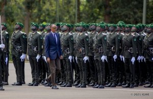 Perezida Kagame yazamuye mu mapeti Abofisiye 2430 