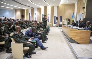 Perezida Kagame yahuye n'Abajenerali basezerewe - AMAKURU Y'UMUNSI