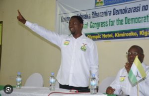 Green Party irifuza ko abategura Umushyikirano batajya bawusanisha n'ishuli