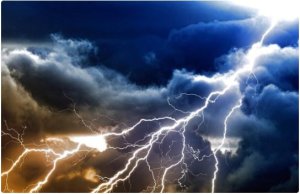 Ruhango: Umwana yakubiswe n'inkuba arapfa