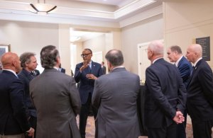 Amasaha, ibiganiro byihariye, amasezerano mu kigo gishya: Ibitegerejwe i Washington D.C ku munsi w'amateka