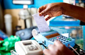 RRA yatangaje ibihano igiye kujya ifatira abaguzi badasaba EBM abacuruzi