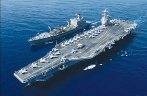 Ubwato butwara indege z'indwanyi bwa Amerika bwagonganye n'ubwato bw'ubucuruzi