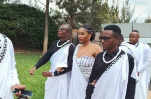 Umukinnyi wa Filimi Bijoux yasabwe anakobwa n'umuhanzi utuye I Burayi