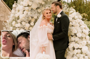 Rutahizamu Andy Carroll yakoze ubukwe n'umukobwa yaciye inyuma habura ibyumweru 2 ngo bube